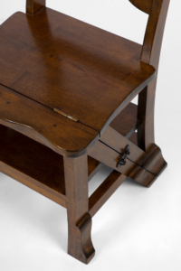 Oak metamorphic library chair