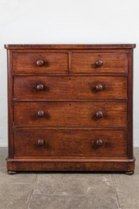Victorian chest of drawers
