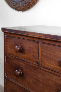 Chest of drawers
