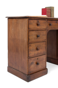 Ladies kneehole desk