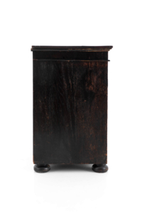 Victorian chest of drawers