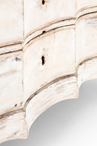 Gustavian Serpentine chest of drawers