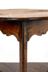 folk art furniture