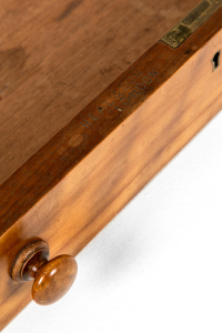 antique bedroom furniture