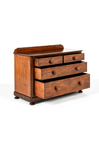 Victorian chest of drawers