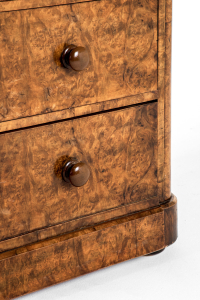 Victorian chest of drawers