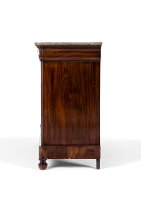 mahogany chest of drawers