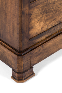mahogany chest of drawers