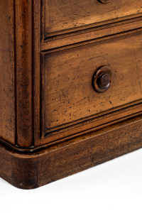 Victorian chest of drawers