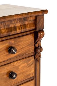 mahogany chest of drawers